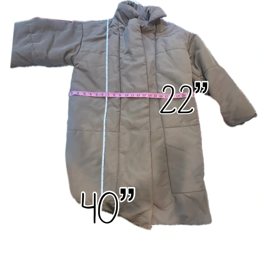 Forever 21 Beige puffer‎ jacket